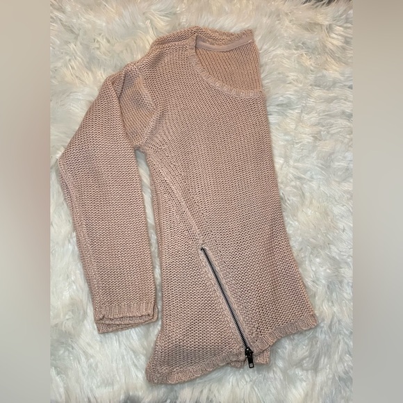 Light Pink Medium Knit Sweater with Zipper Accents on Bottom - Picture 1 of 10